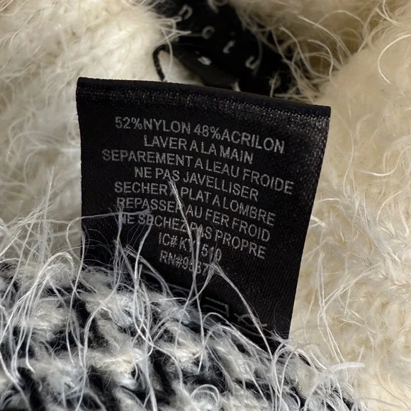 NWT Sanctuary White Check‎ Plaid Fuzzy Knit Turtleneck Sweater Womens Small - Picture 9 of 9